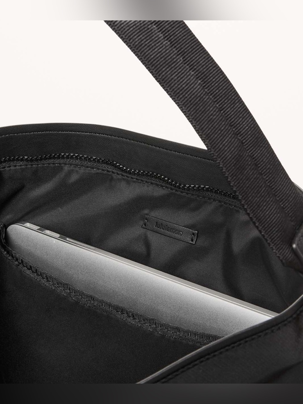 Lululemon All Set Hobo Bag - Picture 3 of 9